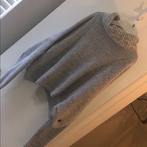 Hollister sweater